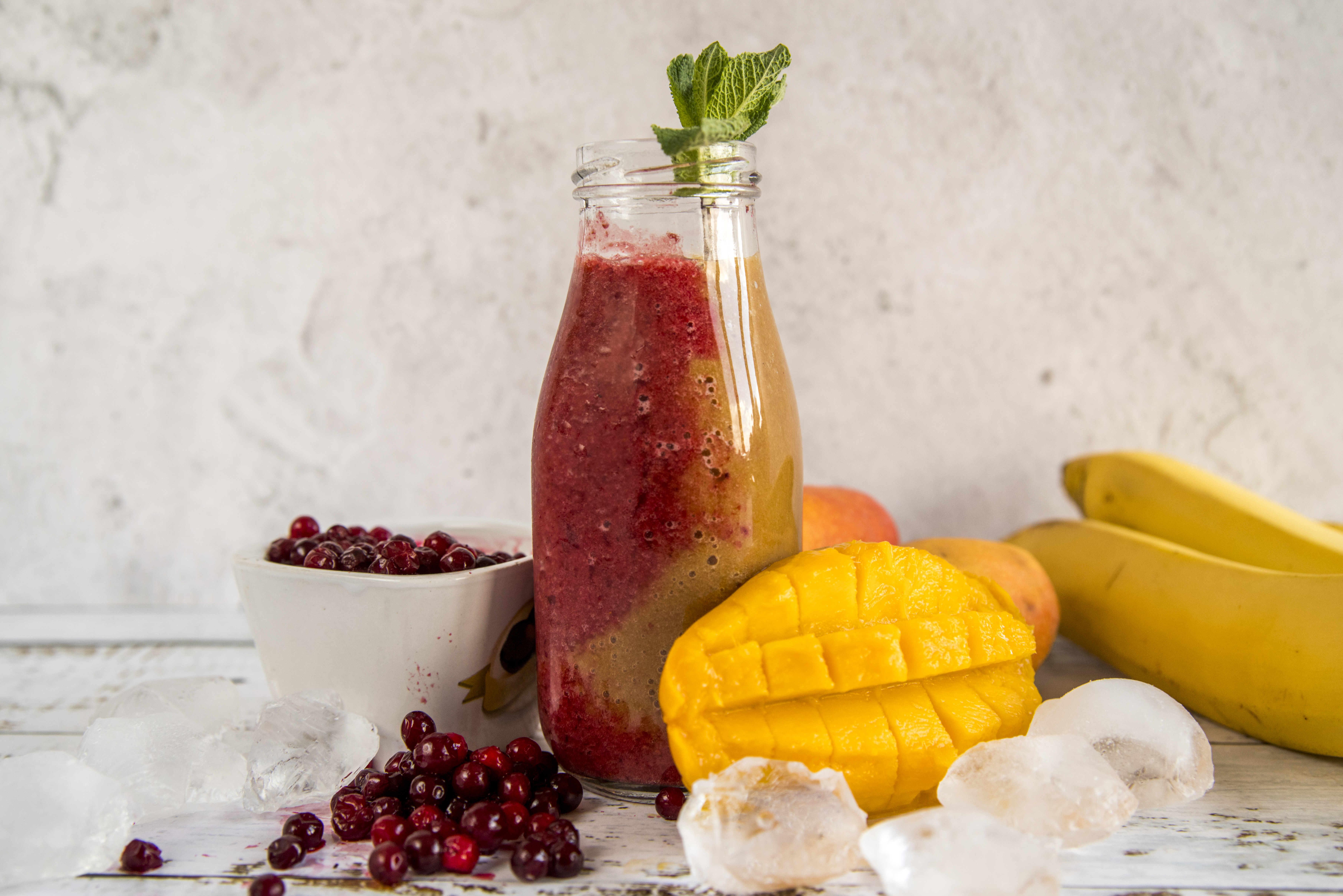 still-life-tasty-summer-smoothie